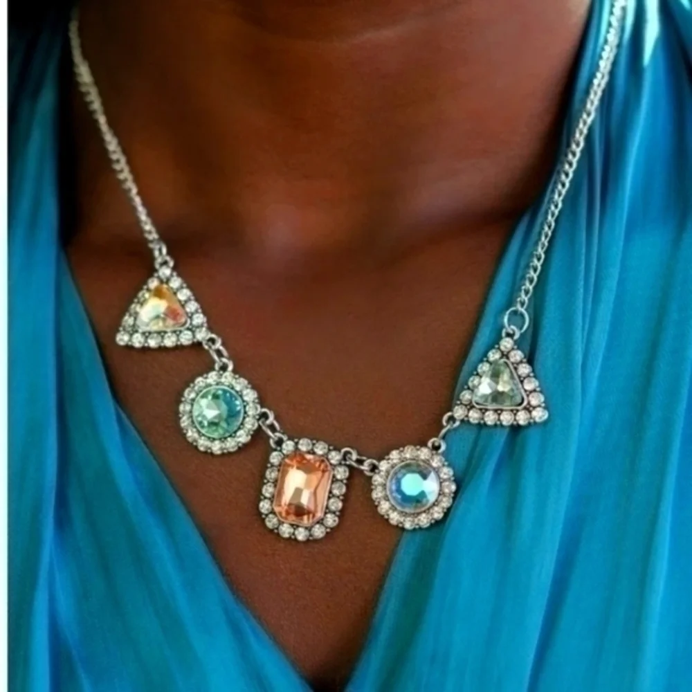 Posh Party Avenue NWT Oil Spill Geometric Gems Collar necklace